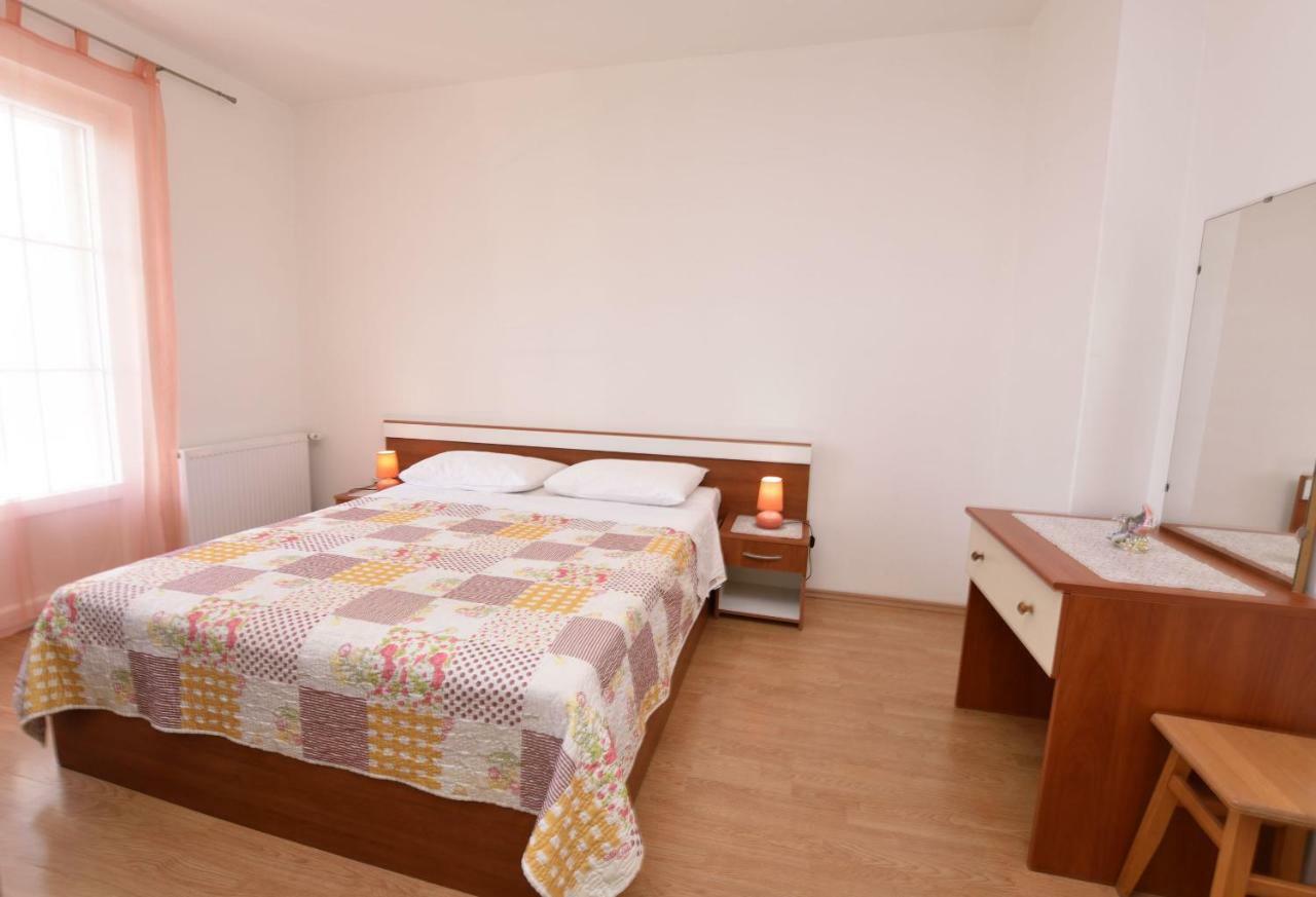 Apartments Brico Primošten Eksteriør bilde